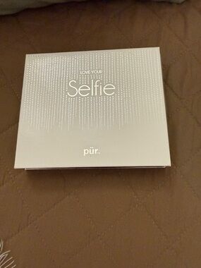 Pur Makeup Palette with Pink Blush and Bronze Accents